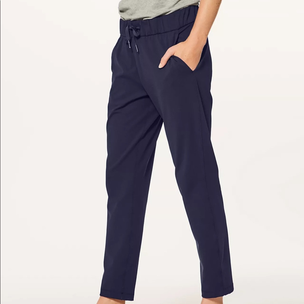 Lululemon On the Fly 7/8 Pants Size 4